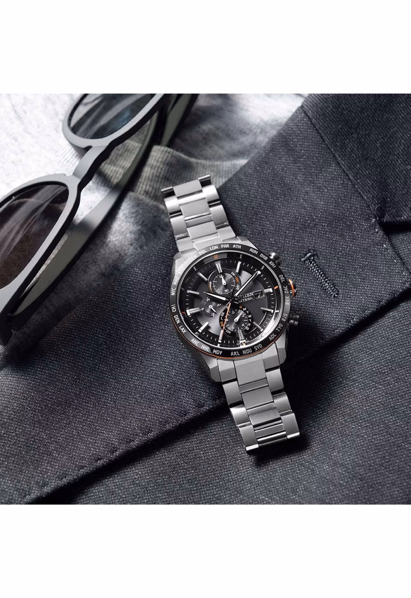 CITIZEN 星辰 ATTESA 鈦金屬電波對時光動能萬年曆計時腕錶 AT8189-61E