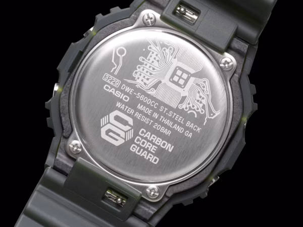 CASIO 卡西歐 G-SHOCK DWE-5600CC-3 碳纖維強化數位迷彩 數位腕錶：圖片 3