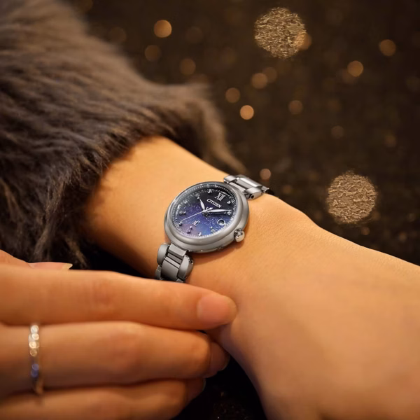 CITIZEN 星辰 xC DEAR Collection 限量款 夜空彩虹系列 鈦金屬光動能電波女錶 ES9460-70L：圖片 8