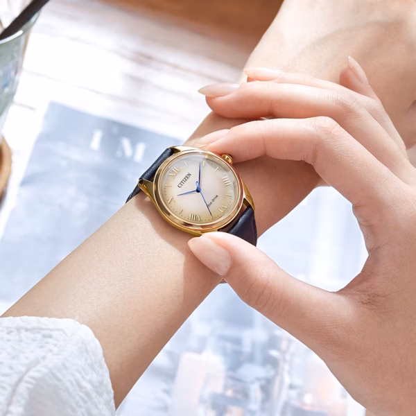 CITIZEN 星辰 L系列 優雅玫瑰金光動能女錶 EM1143-14Z：圖片 5