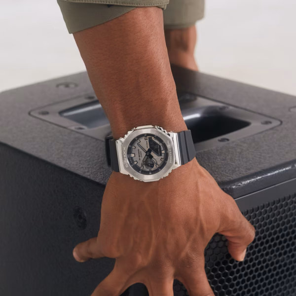CASIO 卡西歐 G-SHOCK GM-2100-1ADR 質感銀 八角系列 數位指針雙顯錶：圖片 7