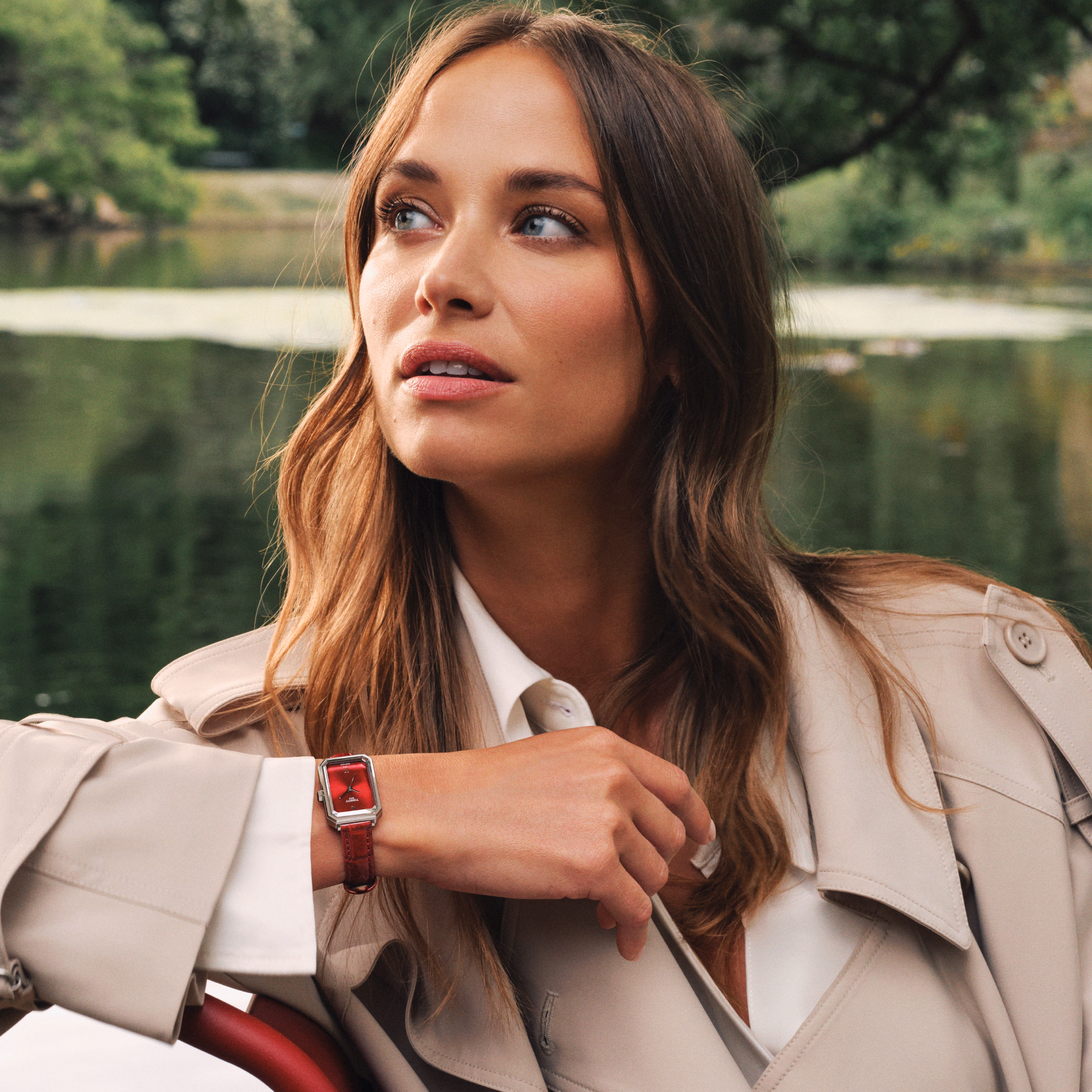 TISSOT 天梭 SRV 30mm 酒紅色 方形女裝腕錶 T160.110.16.423.00