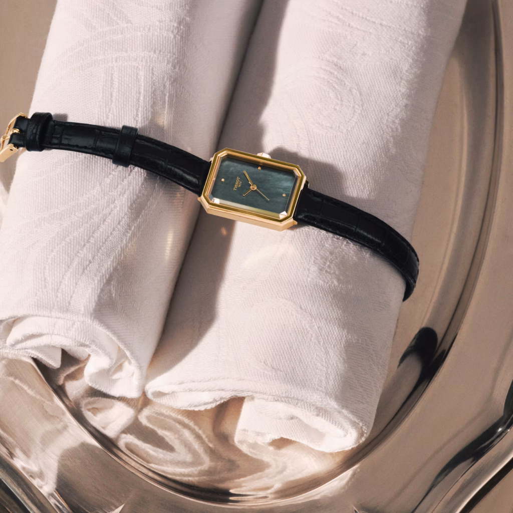 TISSOT 天梭 SRV 30mm  黑珍珠 金色方形女裝腕錶 T160.110.36.126.00