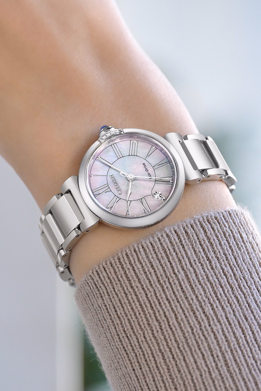CITIZEN 星辰 L系列 白蝶貝光動能女錶 EM1060-87Y